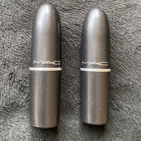 New Lot of 2 MAC Ruby Woo Retro Matte Lipstick Full size - Picture 4 of 4